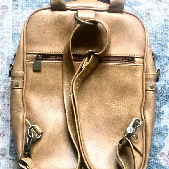 Lee & Tee Backpack - Picture 3 of 4